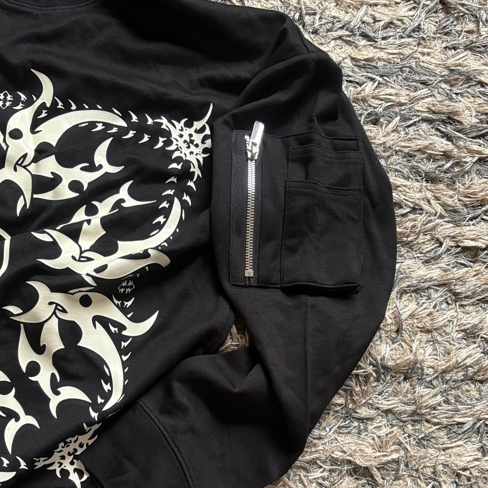 Unisex Long Clothing Black Graphic Long Sleeve Shirt/Dress - Picture 4 of 5